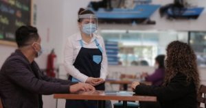 CCL: Restaurantes asumirán sobrecostos por seguro complementario de trabajo de riesgo