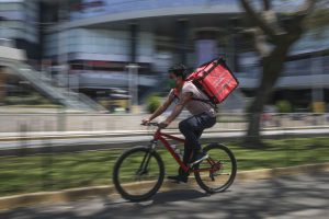 Cuatro consejos para recibir pedidos de delivery sin riesgo de contagio