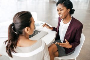 Tres consejos para ayudar a los profesionales en el mercado laboral