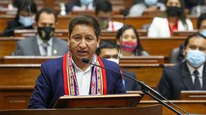 Ejecutivo pedirá facultades en materia tributaria, salud y seguridad social