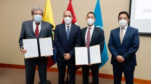 CCL y Cámara de Comercio de Quito firman convenio
