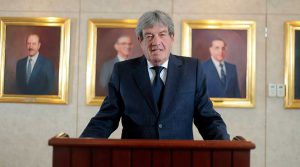 Peter Anders: Palos de ciego (a)