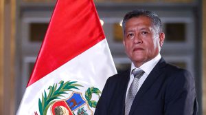 Rosendo Serna Román juró como nuevo ministro de Educación