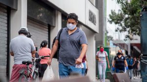 Trabajadores con riesgo de COVID: Conozca las nuevas disposiciones