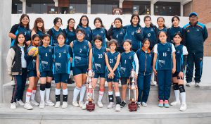 CAMPEONAS EN EL TORNEO DE VOLEIBOL INTERESCOLAR DE PACHACAMAC UGEL 2022