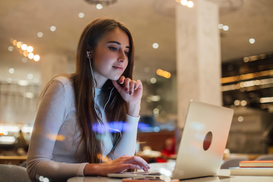 4 tendencias tecnológicas que facilitarán el desarrollo de los colaboradores para el 2023