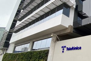 Telefónica del Perú advierte sobre fallos desfavorables que la implican