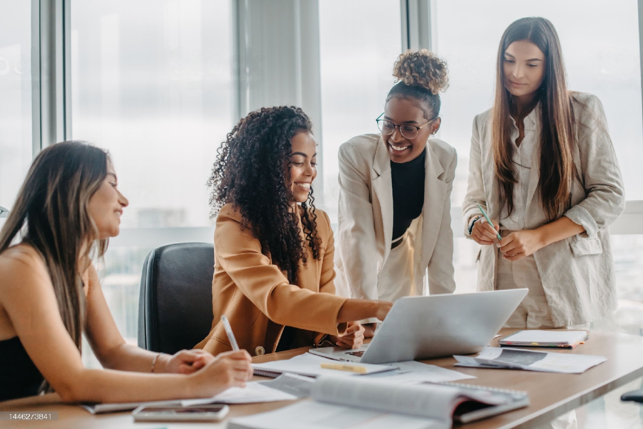 Día de la Mujer: Mujeres líderes y emprendedoras analizan su escenario en mercado laboral