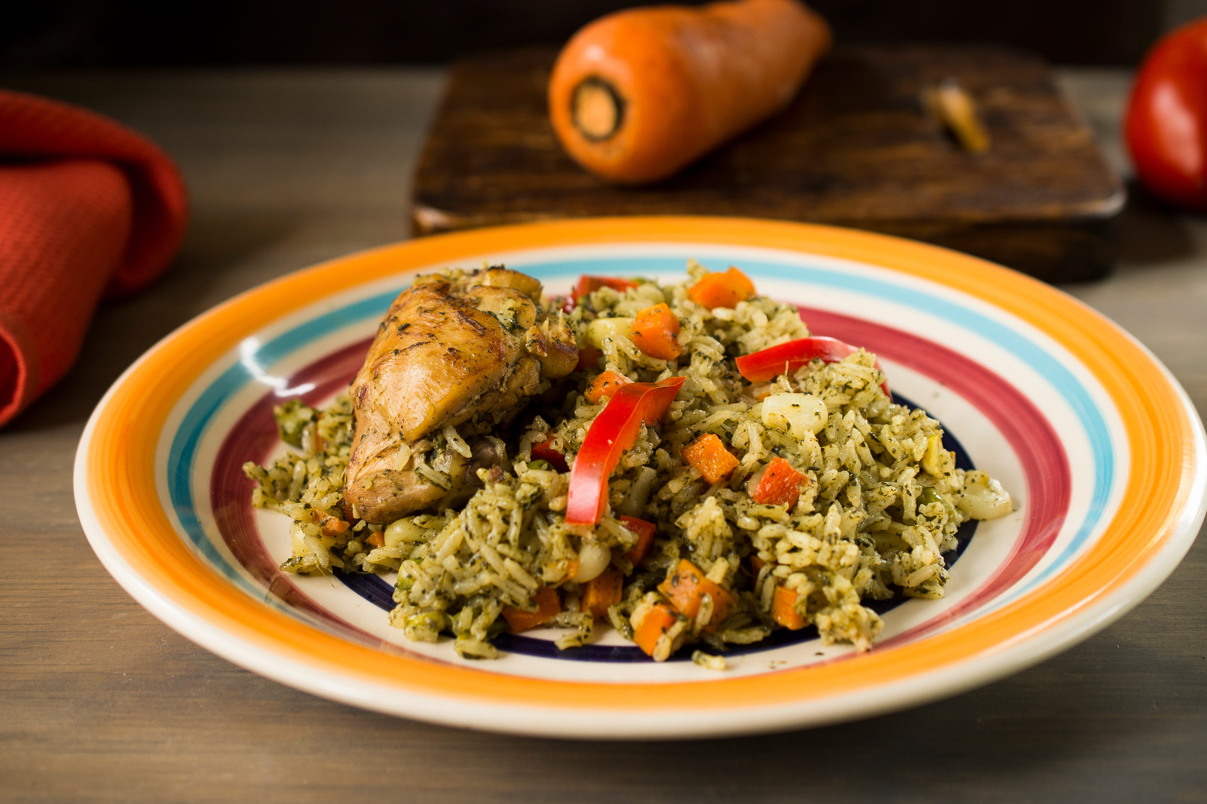 Receta: Aprende a preparar un clásico arroz con pollo