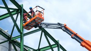 Adulteración de placas en equipos de plataforma en altura llegan al 25% del mercado