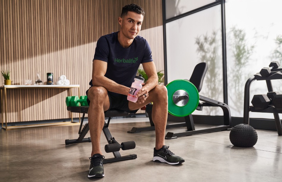 Herbalife renueva su patrocinio con Cristiano Ronaldo como embajador de la marca