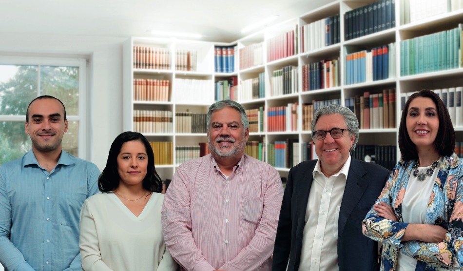 Revoredo Abogados y The Lighthouse Team firman una alianza estratégica