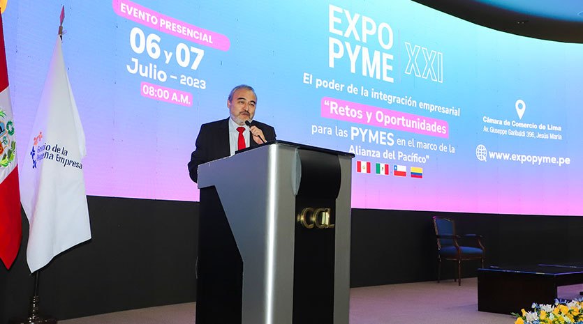 El presidente del Gremio de la Pequeña Empresa de la Cámara de Comercio de Lima (CCL), Rodolfo Ojeda, durante el segundo día del Foro XXI Expo Pyme 2023, indicó que se necesitan más incentivos por parte del Estado y hacer más viable la gestión para crear empresa en el Perú.
