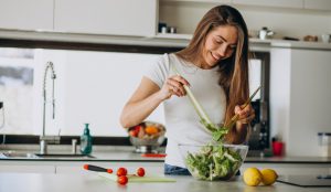 Nutrición: Recomendaciones para disminuir la sal en tus comidas 