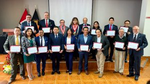 Licenciado Carlos García, gerente general de Architem SAC, recibió reconocimiento en la UNFV