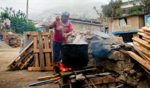 Lanzan campaña social “Auxilia una olla” para ayudar a las ollas comunes en Lima