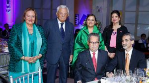 Distinguen a empresarios peruanos en el marco de 50ª Asamblea de la AICO