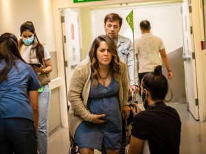 Julián Zucchi y Yiddá Eslava lanzan el tráiler oficial de la película “¿Ahora somos 3? Sí, mi amor”