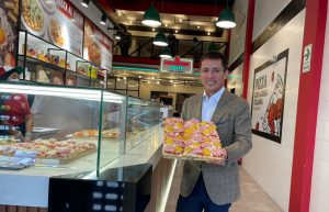 Renzo Costa incursiona en el rubro gastronómico con restaurante de pizzas y pastas