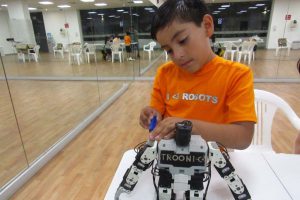 Vacaciones útiles 2024: Troonic ofrece talleres de robótica para niños