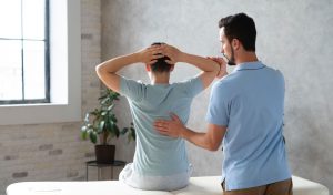 Descubre la importancia de realizarse un chequeo preventivo a la columna