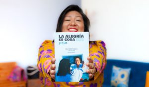 Sara Castro, creadora de “PayaSOS de Emergencia”, presenta su primer libro