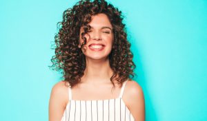 ¿Cómo resaltar mis rizos? “Ondas de Marzo” te asesora con especialistas