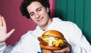 “Qué Chicken”, dark kitchen de RobeGrill, llegó a Perú: ¿Qué distritos podrán hacer pedidos?