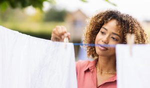 Henkel amplía su portafolio en la categoría de cuidado del hogar con Mas Color