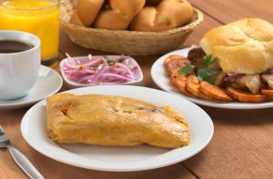¿Aún no sabes a dónde llevar a papá? Hotel Restaurant Yeyas ofrece desayuno criollo