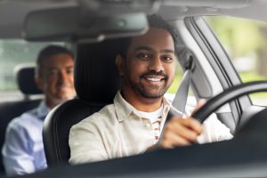 ¿Buscas una movilidad segura para tus viajes? Confía en los servicios de Apoyo Total 24 Horas