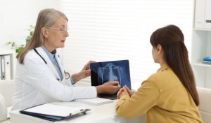 Día Mundial contra la Neumonía: ¿Es esta infección pulmonar contagiosa?