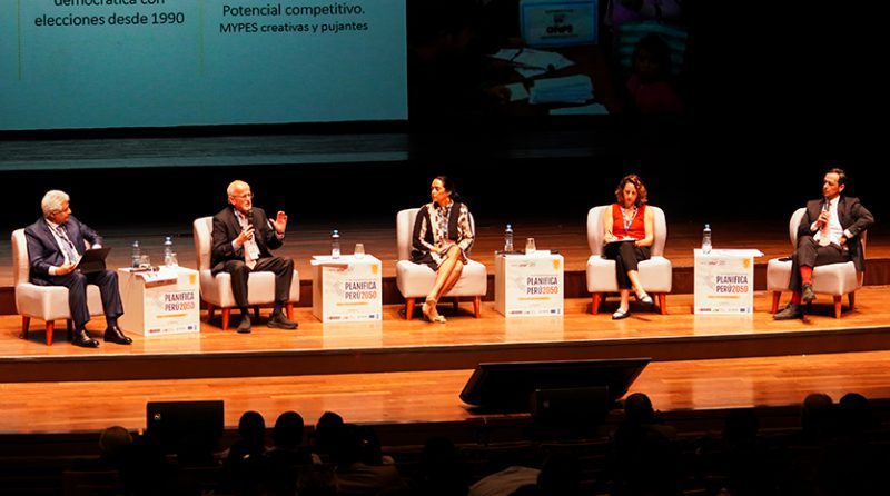 CCL: “Tener buenos políticos y trabajo conjunto público-privado son claves para lograr la visión del Perú al 2050”