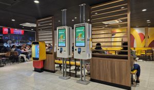McDonald’s renueva su local del Óvalo Gutiérrez con innovadora propuesta digital y sustentable
