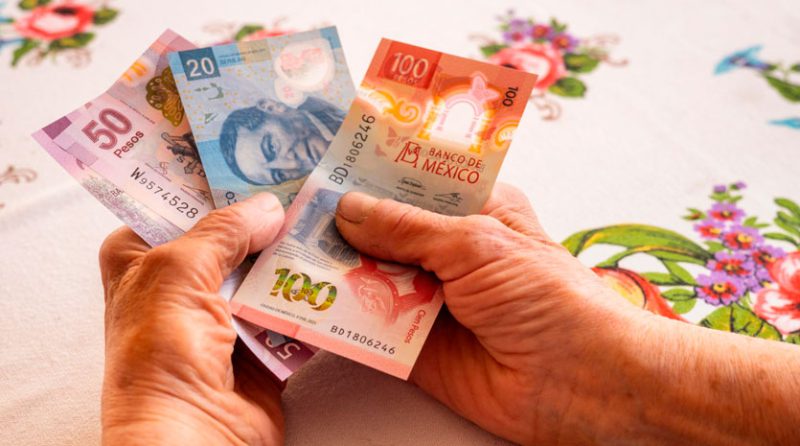 El bono económico que reparte México para los inmigrantes