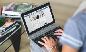 90% de peruanos cree que Meta debe borrar perfiles y mensajes que impliquen amenazas a la seguridad pública en Instagram y Facebook