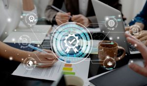 Beneficios de la digitalización en la gestión de equipos, según Konecta Perú, asociado CCL