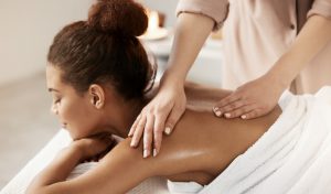 ¿Necesitas relajarte? Masajes Triny especialistas en bienestar y descontracturación