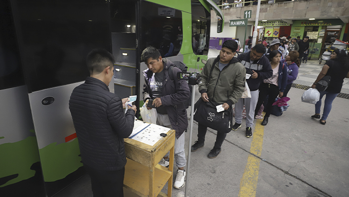 Fin de semana largo movilizó a más de 1.2 millones de personas en las carreteras del norte, centro y sur del país