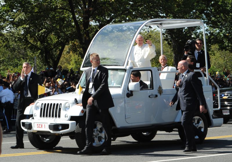 Último deseo del Papa Francisco: transformar el papamóvil en centro de salud