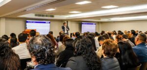 CCL promueve el crecimiento empresarial con conferencia magistral sobre análisis de mercado