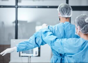 ¿Por qué priorizar la calidad sobre el precio en insumos médicos para hospitales?