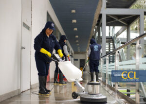 Limpieza hospitalaria sostenible: 5 prácticas para proteger la salud y reducir el impacto ambiental