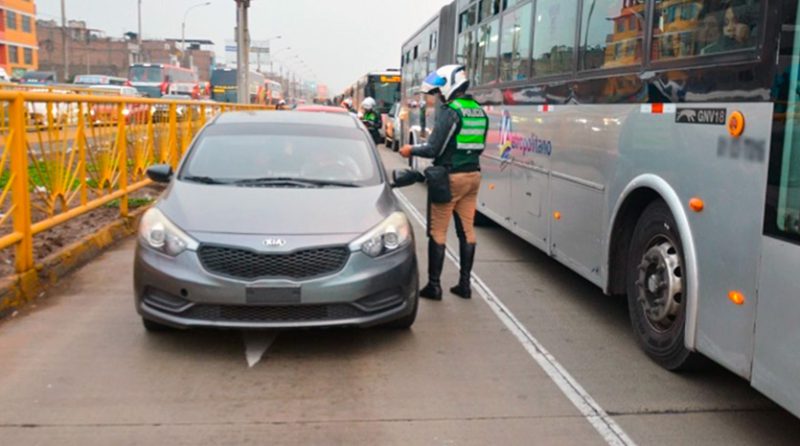 ¿Cuánto es la multa por invadir el carril exclusivo del Metropolitano?