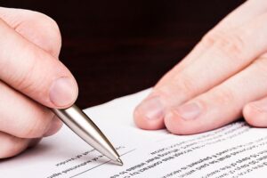 Tener un terreno no te hace propietario: conoce la diferencia legal