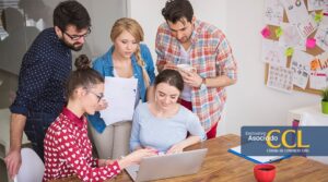 El 75 % de jóvenes considera que los empleos ofrecen pocos beneficios, según estudio de Arcos Dorados