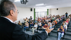 Gobierno aprueba bono especial para docentes investigadores