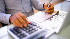 Títulos valores impagos caen 18.2 % en 2025