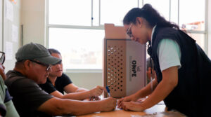 ¿Eres miembro de mesa? ONPE explica que incluye la caja electoral