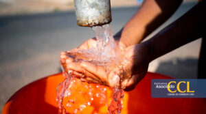 Estudio de Ecolab revela impacto de la IA en el consumo de agua y nuevas exigencias del consumidor